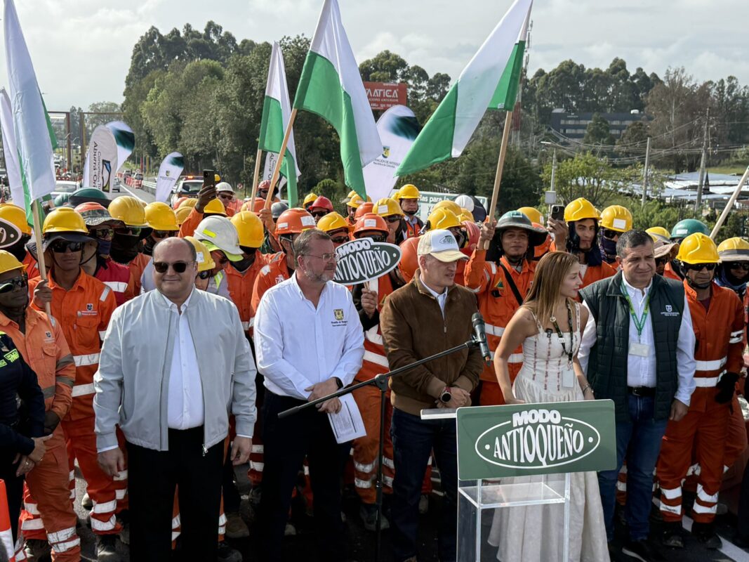 inauguración puente intercambio vial JMC