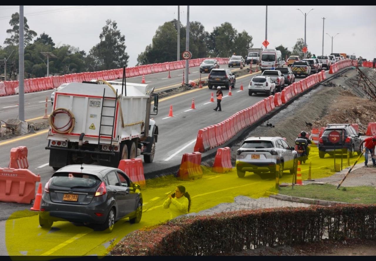 puente intercambio vial aeeropuerto José María Córdova