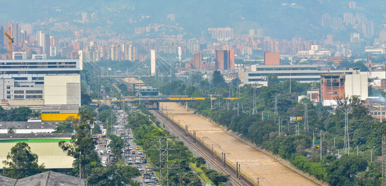 La dignidad no se la lleva el agua