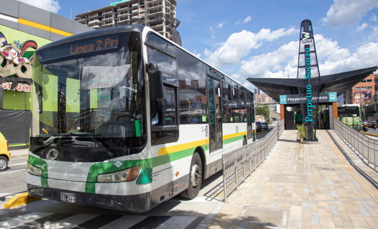 Contratiempos en Metroplús por inundación en deprimido de estación Industriales