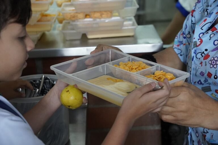 Envigado garantiza la alimentación de calidad a sus estudiantes