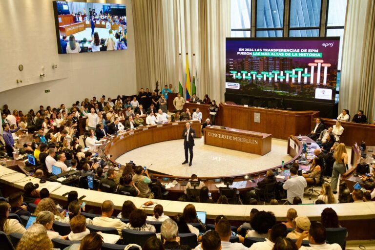 Alcalde de Medellín rindió cuentas ante el Concejo Distrital