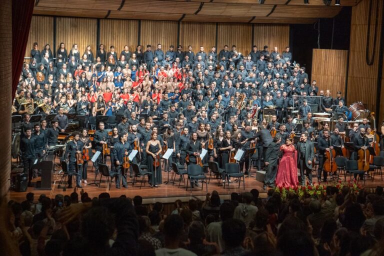 Memorias de una hazaña: Carmina Burana en una cantata con 300 artistas en escena