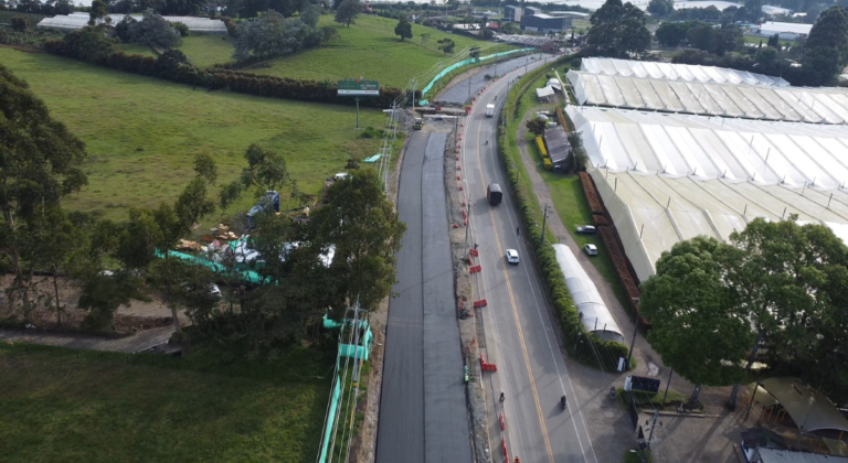 La doble calzada La Ceja-Rionegro va en un 38 %