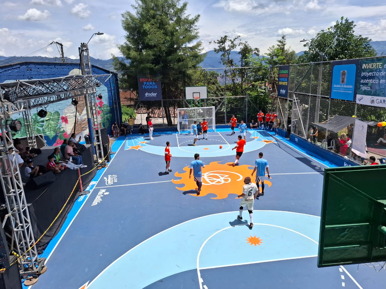 Garabato cancha placa polideportiva