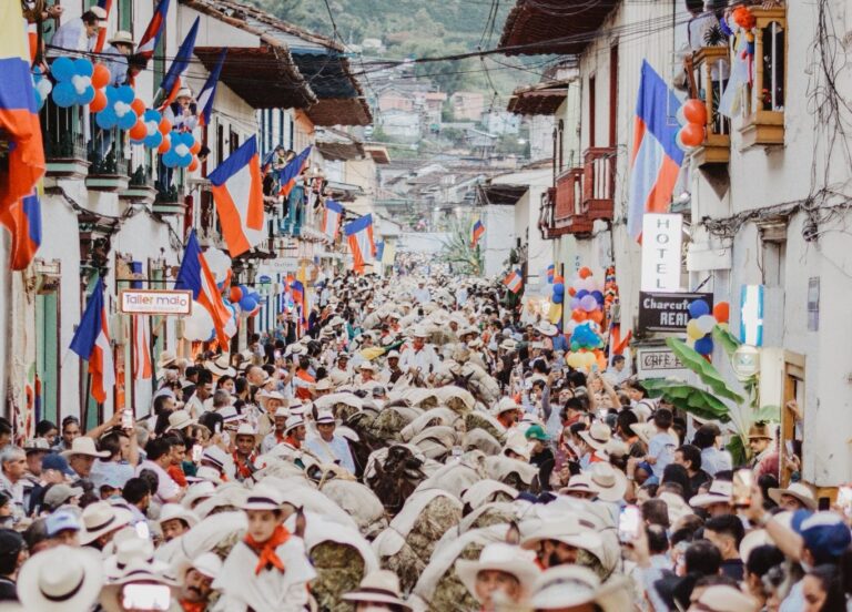 Salamina, Caldas, celebra 200 años a “lomo de mula”