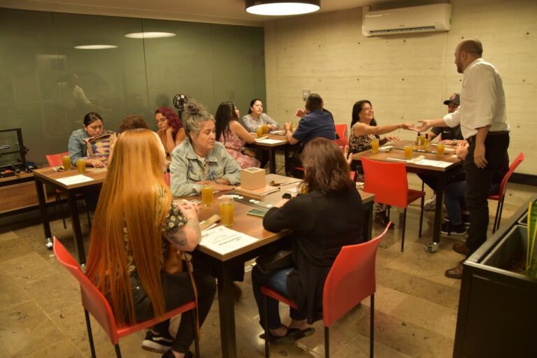 Centros de Emprendimiento y Empleo de Medellín han hecho 20.121 asesorías a ideas de negocios