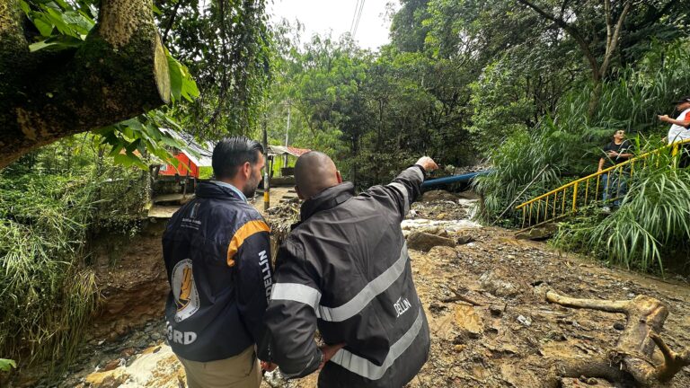 Reportan deslizamiento en la loma Los Balsos, El Poblado