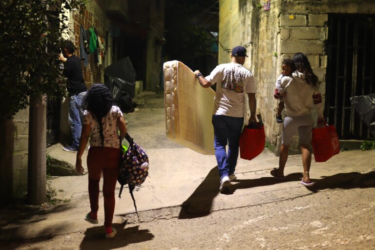 Sabaneta: 15 familias evacuadas por emergencia regresaron a sus casas