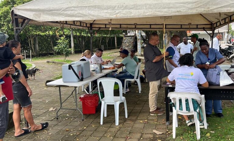 Con unidades móviles intensifican vacunación contra fiebre amarilla