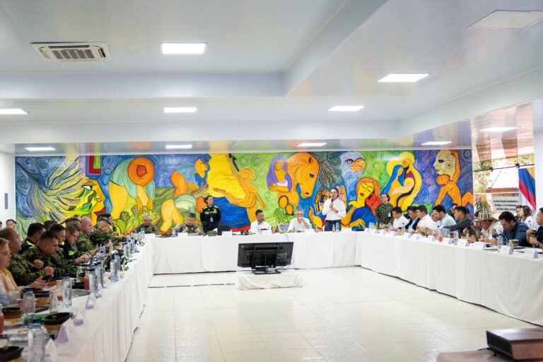 Exigen al Gobierno nacional contundencia contra estructuras criminales