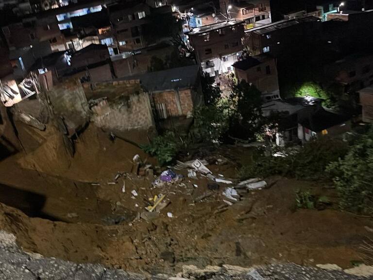Emergencia en Villatina por movimiento en masa