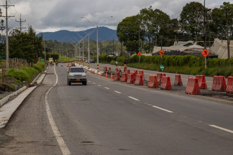 Ponen en funcionamiento 870 metros de doble calzada La Ceja-Rionegro