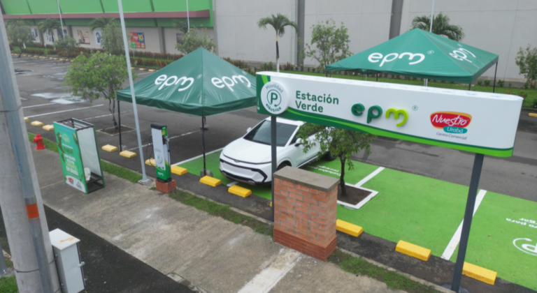 Apartadó ya cuenta con su primera estación de carga para vehículos eléctricos
