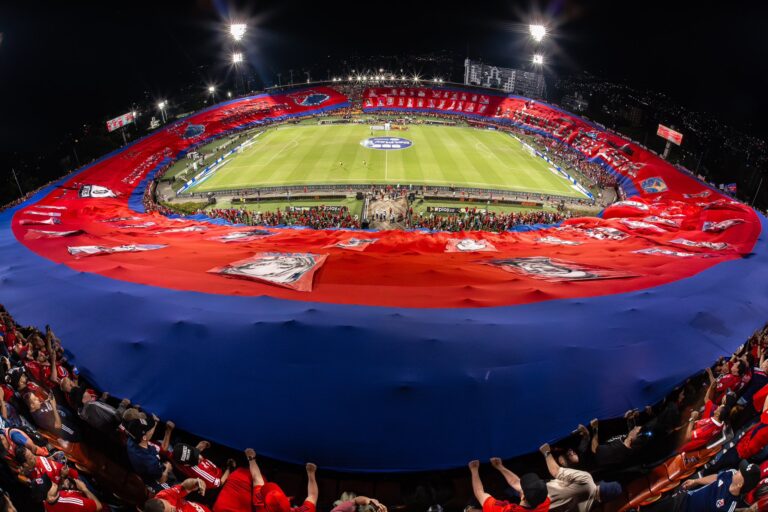 Hinchas del ‘poderoso’ verán final entre Medellín vs. Santa Fe en 21 pantallas gigantes