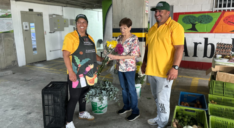 Mercados Campesinos estrenan dos nuevas tiendas móviles en Medellín