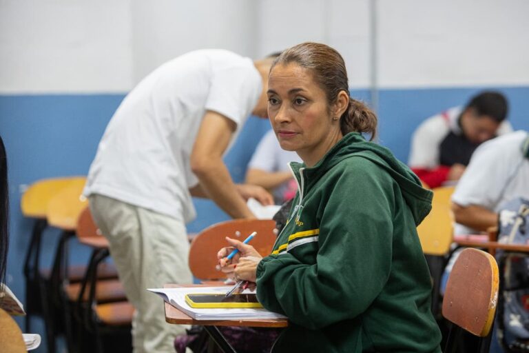 En 45 instituciones educativas tienen cupos para que mujeres adultas terminen sus estudios