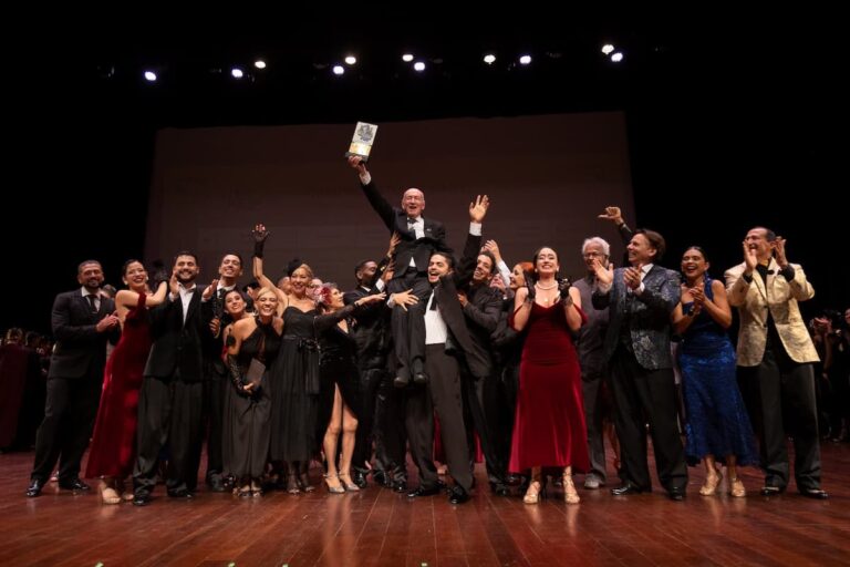Una noche de arte y pasión: Medellín premió a los mejores del tango