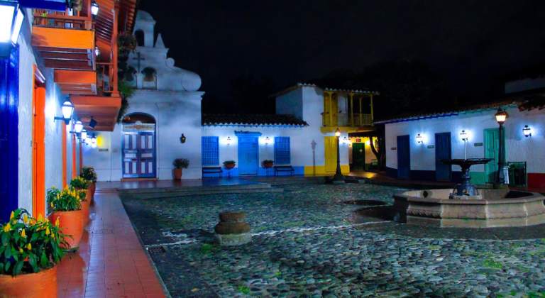 El Pueblito Paisa mejora su alumbrado: más moderno y eficiente