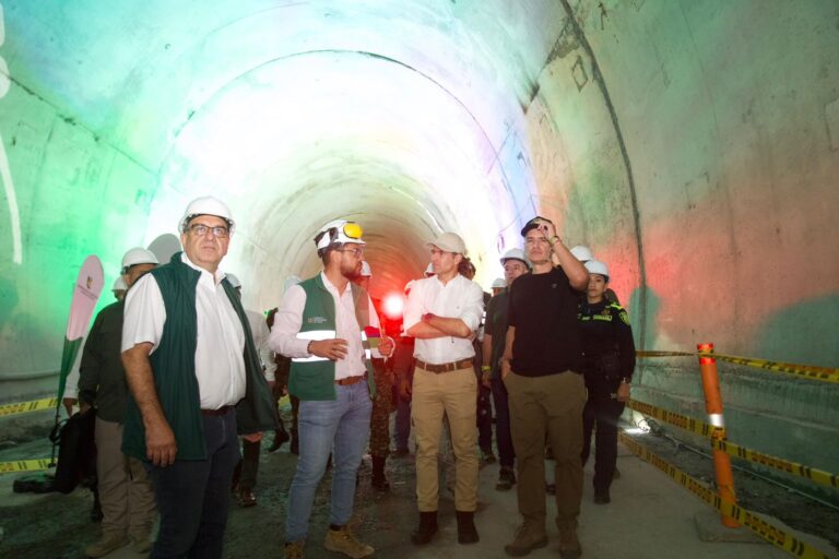 Completan revestimiento de 9.7 km del Túnel del Toyo