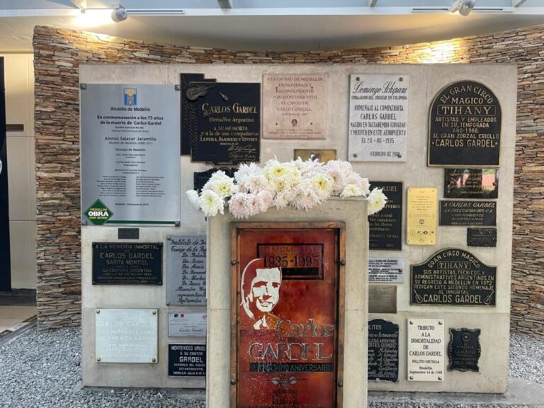 Se cumplen hoy 90 años de la muerte de Carlos Gardel