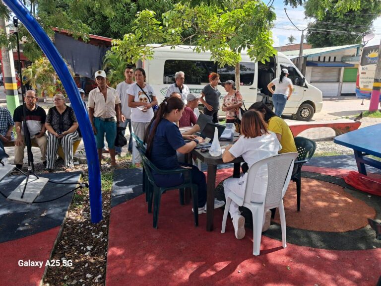 Más de cuatro mil dosis contra fiebre amarilla e influenza en móviles de vacunación de Antioquia
