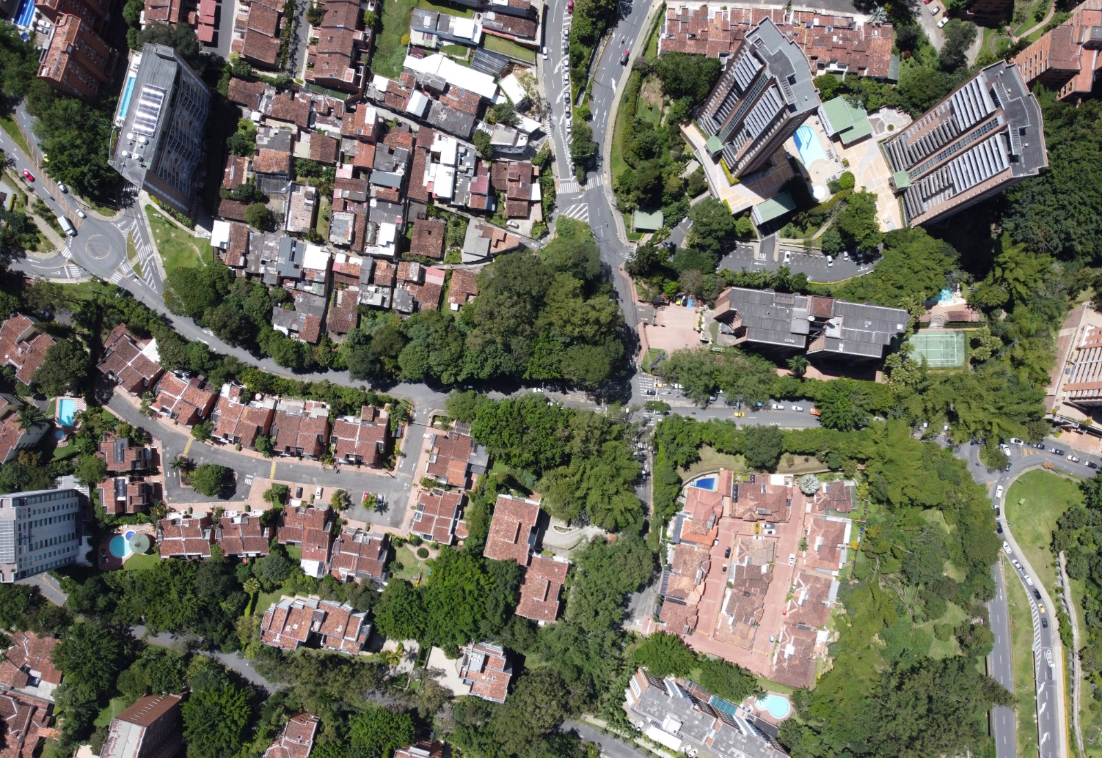 Fonvalmed anunció inicio de obras para dos intercambios en El Poblado
