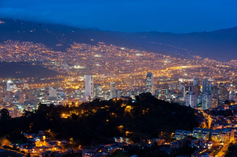 El Bureau de Medellín cumple 20 años de operaciones