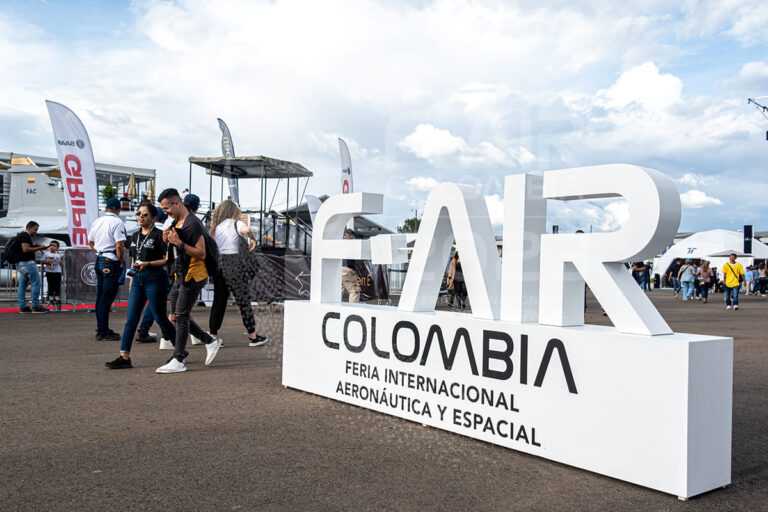 Ecosistema de Ciencia, Tecnología e Innovación de Medellín en Feria Aeronáutica