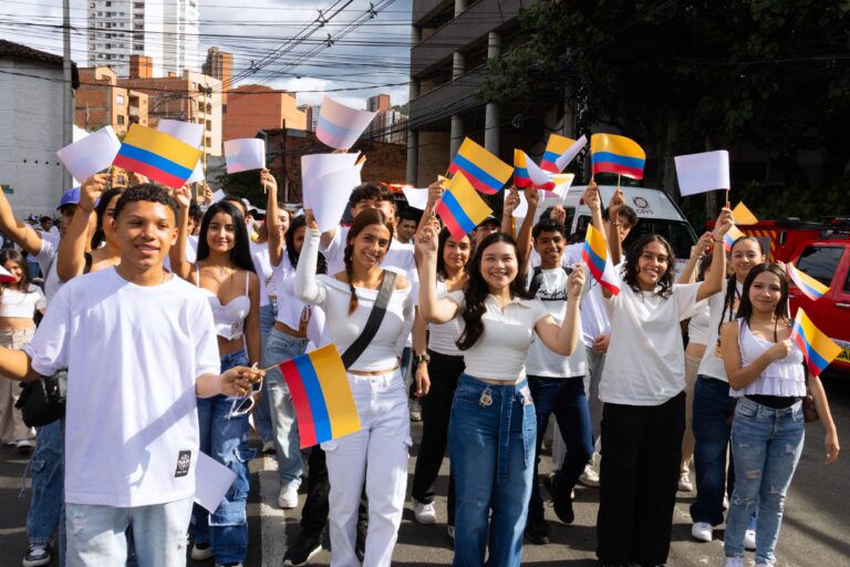 Desfile de la Independencia de Colombia y refuerzo de seguridad en Sabaneta