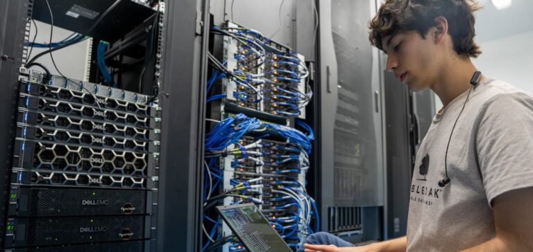 Así se renueva Apolo, la supercomputadora de Eafit