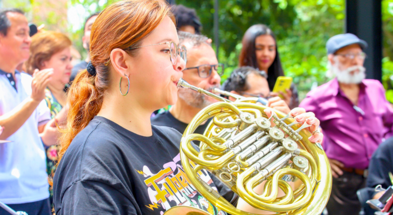 La Retreta llega con cumbias, porros y clásicos al Parque de Orquídeas en La Presidenta