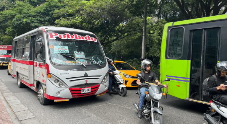 Los retos de conducir bus en El Poblado