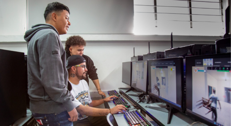Hay 8.000 cupos para cursos gratuitos en inglés, inteligencia artificial y videojuegos