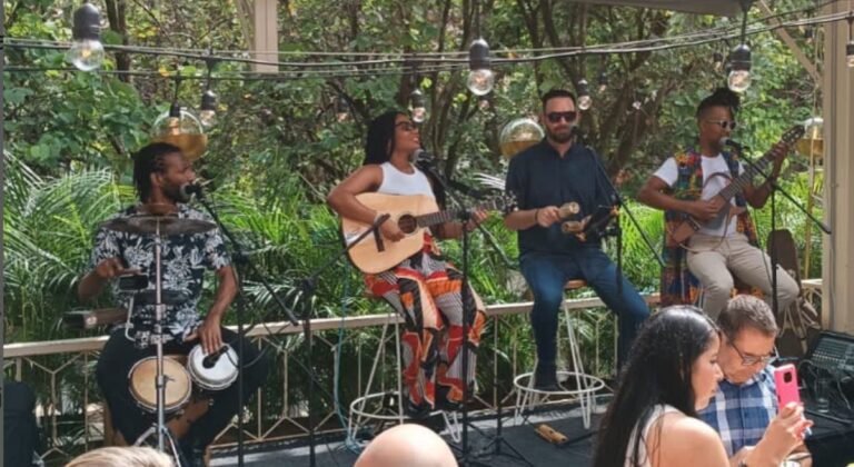 Para disfrutar de la música y el espacio público en El Poblado