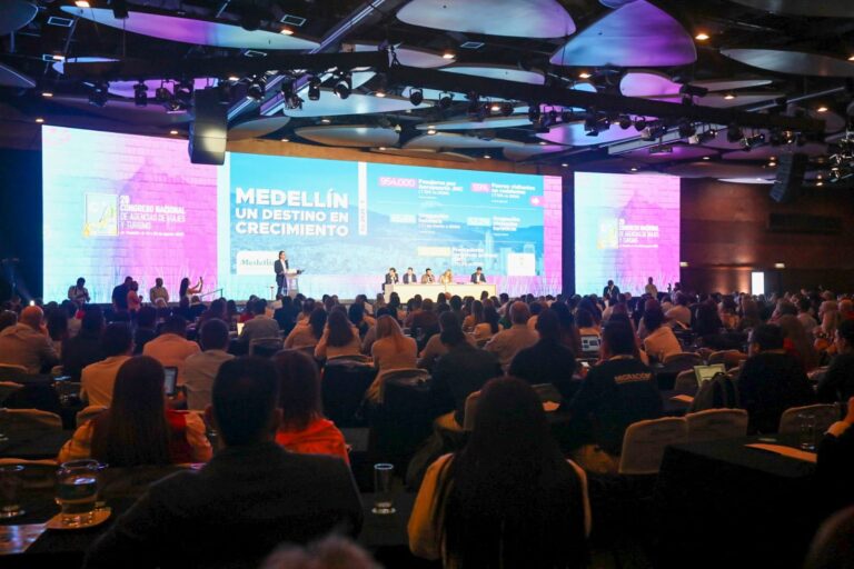 Con más de 1.000 empresarios comenzó en Medellín el Congreso Nacional de ANATO 2025