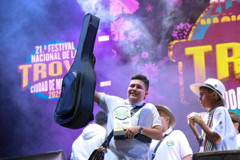 El Carmen de Viboral festeja triunfo de ‘Orión’ en Festival Nacional Infantil de la Trova