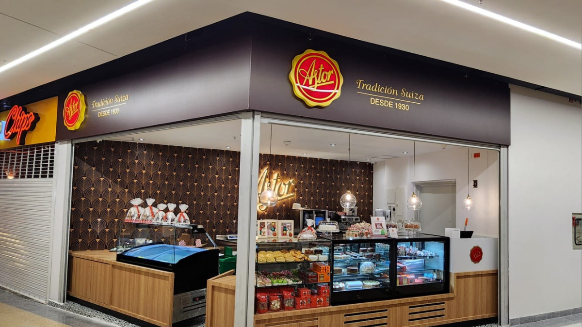 Astor en el centro comercial San Nicolás