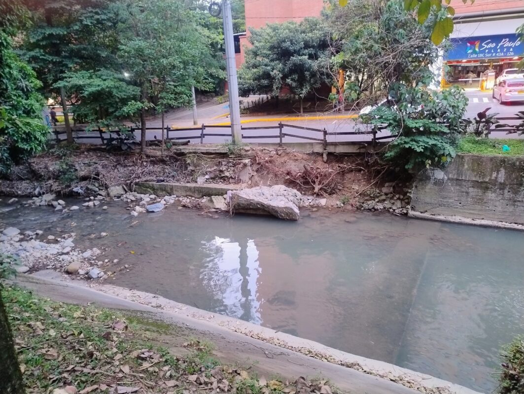 Erosión de la quebrada Zúñiga hace peligrar vía
