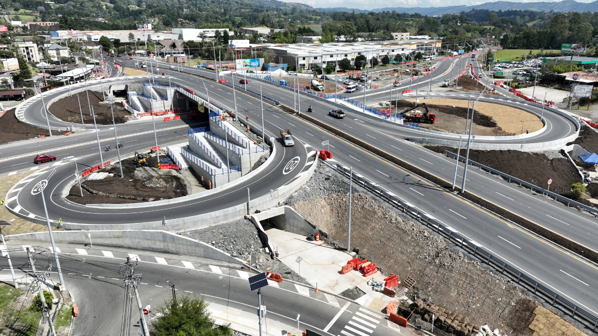 Intercambio vial aeropuerto internacional José María Córdova