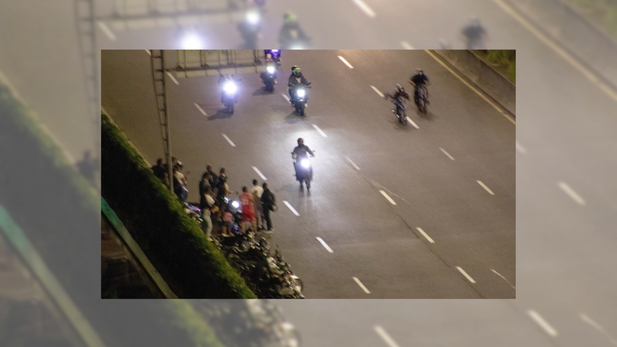 Piques de motos puente de la calle 4 Sur
