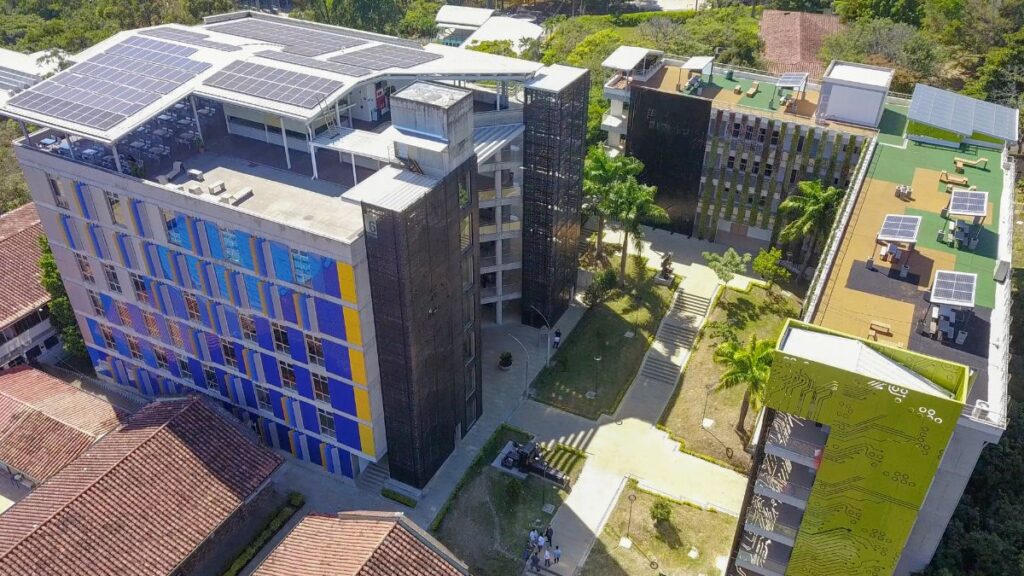 Dos instituciones de Medellín crean el primer doctorado en Ciencia y Tecnología del país