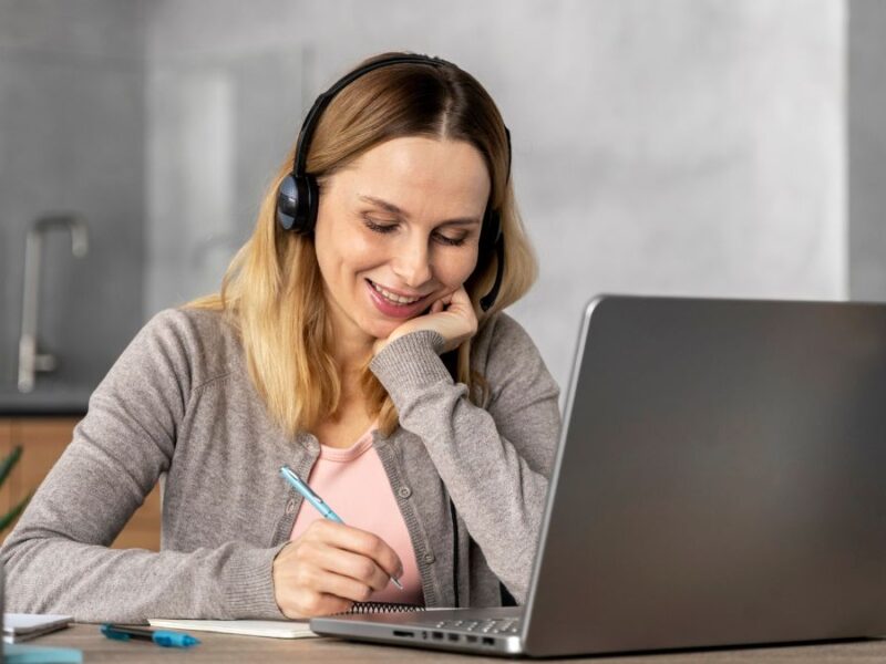 Aprendizaje en línea impulsa el crecimiento profesional, según informe 2025