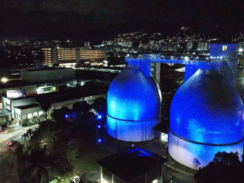 Los “huevos” de San Fernando se iluminan por Navidad