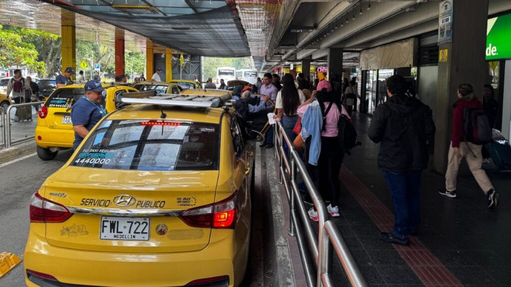 Terminal del Norte implementa cambios en el abordaje de taxis