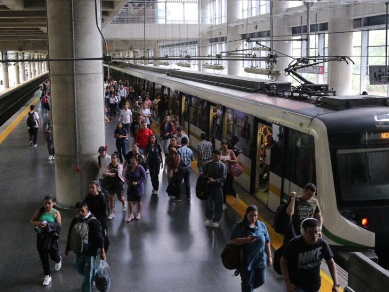 Metro de Medellín Bas Bunny