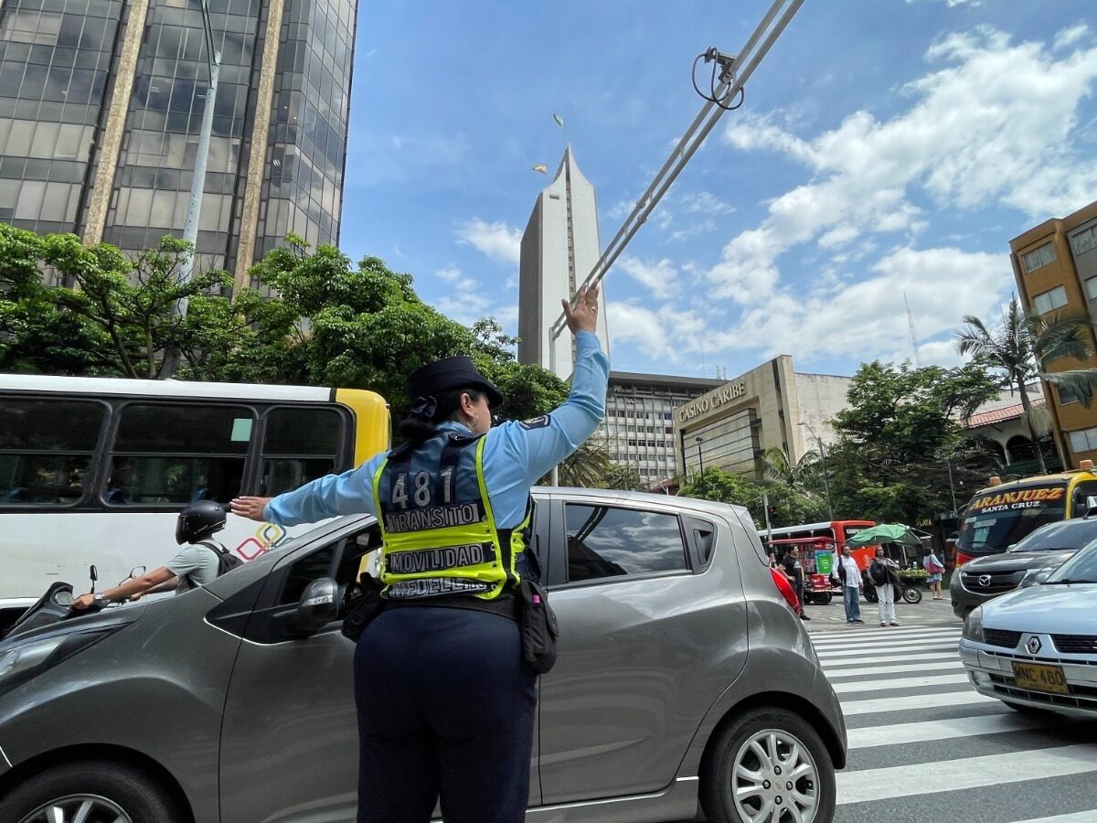 agente de tránsito Medellín