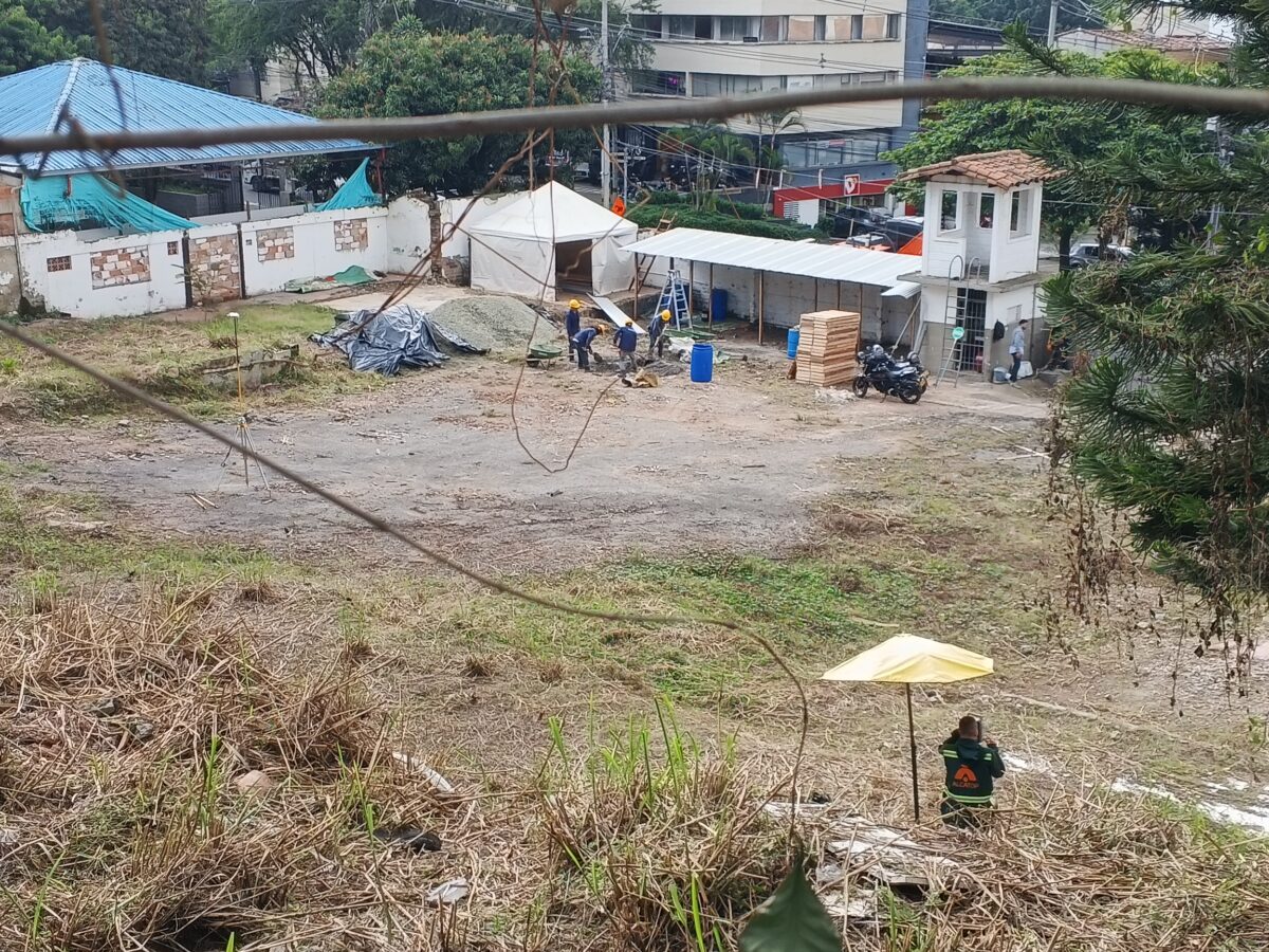 Lote estación de policía