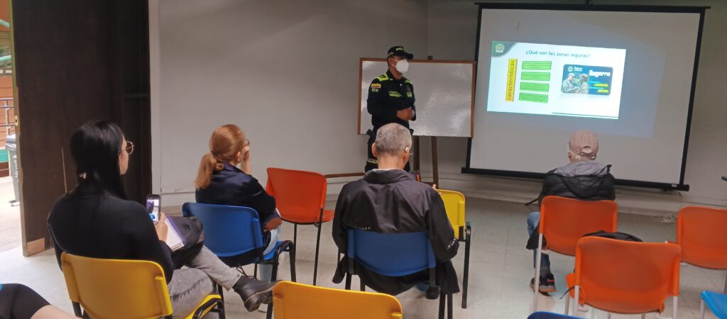 Policía zonas seguras frentes de seguridad