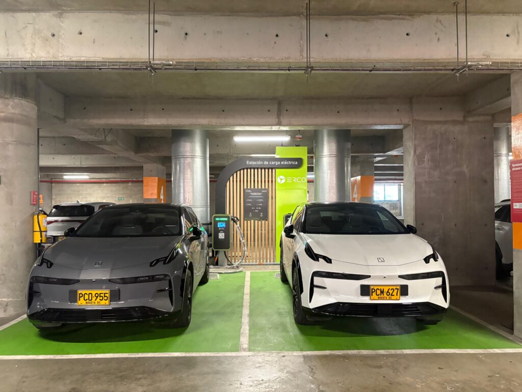 Cargadores individuales de vehículos eléctricos: amenaza a estabilidad en unidades residenciales